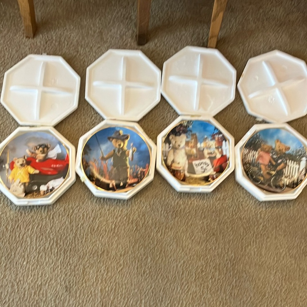 Hamilton collection teddy bear plates